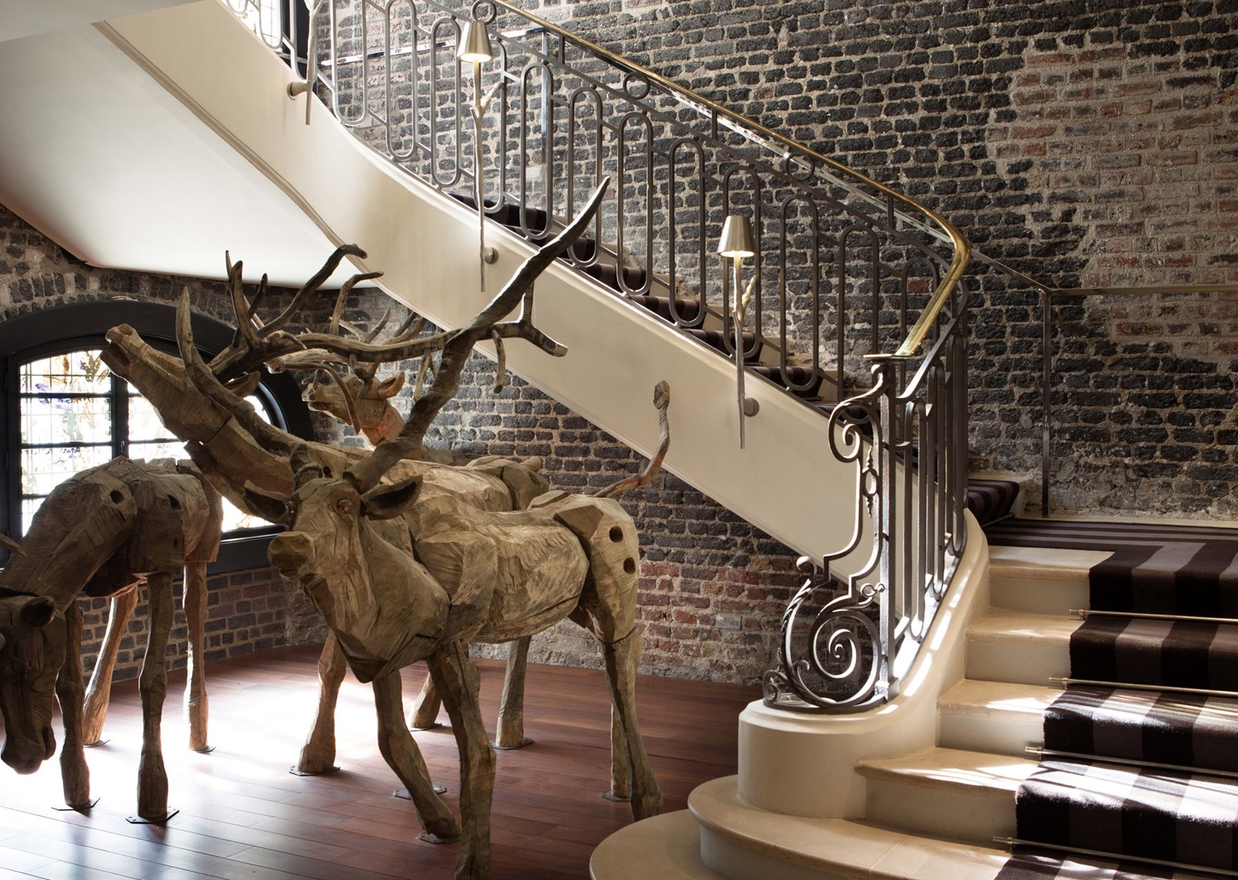 PARIS Leroyalmonceaurafflesparis Staircase3 791