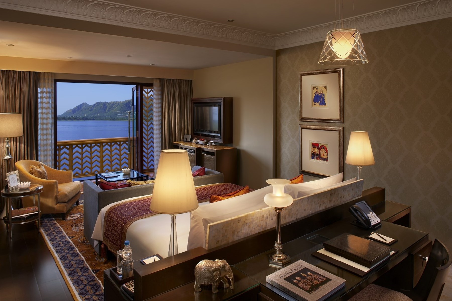NORTH INDIA - Leela Udaipur Lake View Room