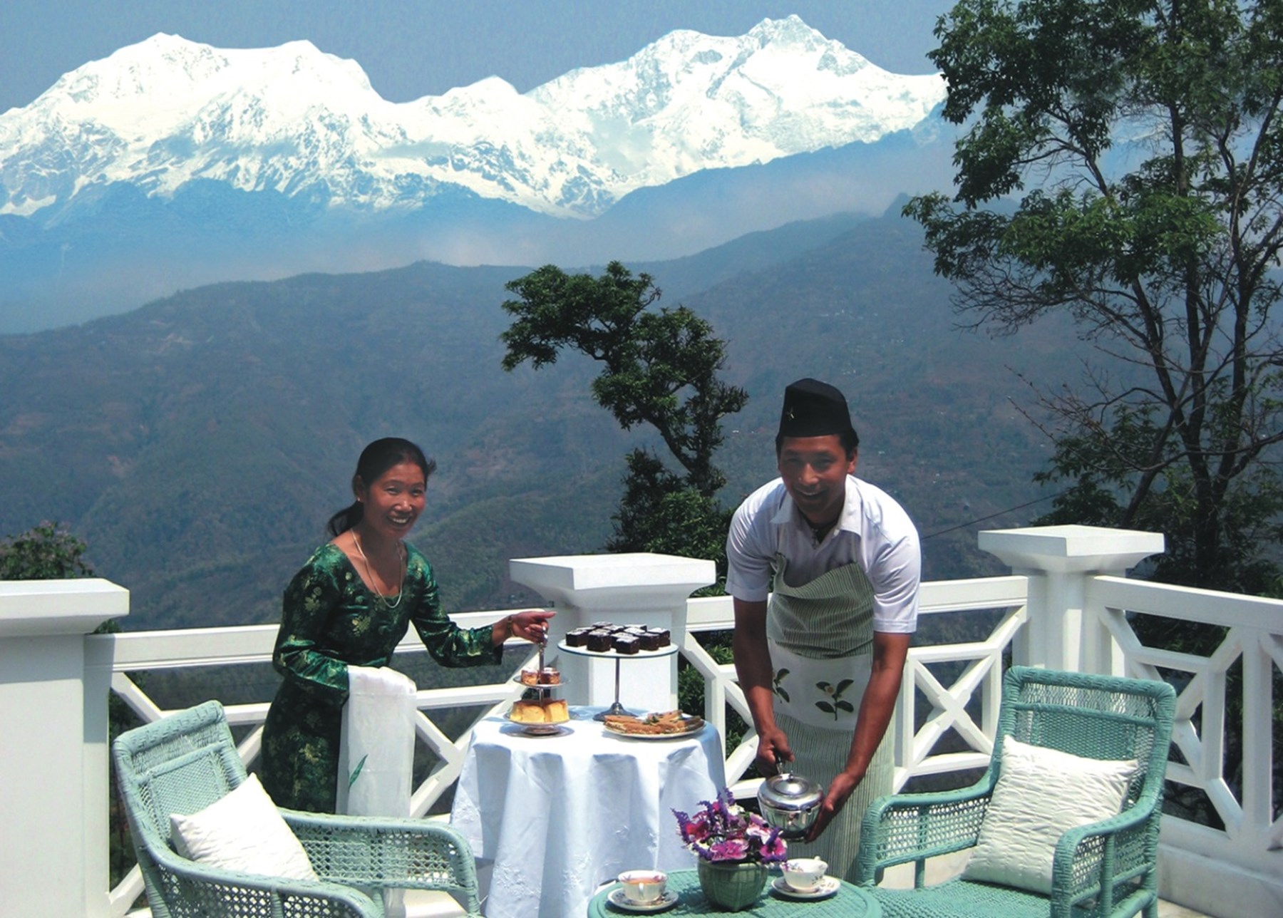 NORTH INDIA - Water Lily Bungalow, Glenburn tea estate