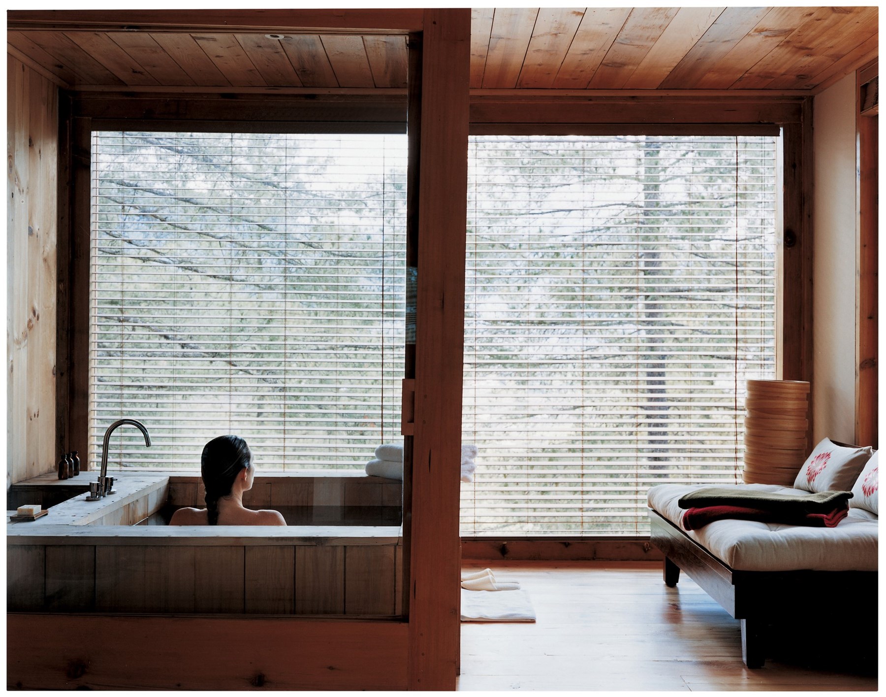 BHUTAN - Uma Paro Bath tub