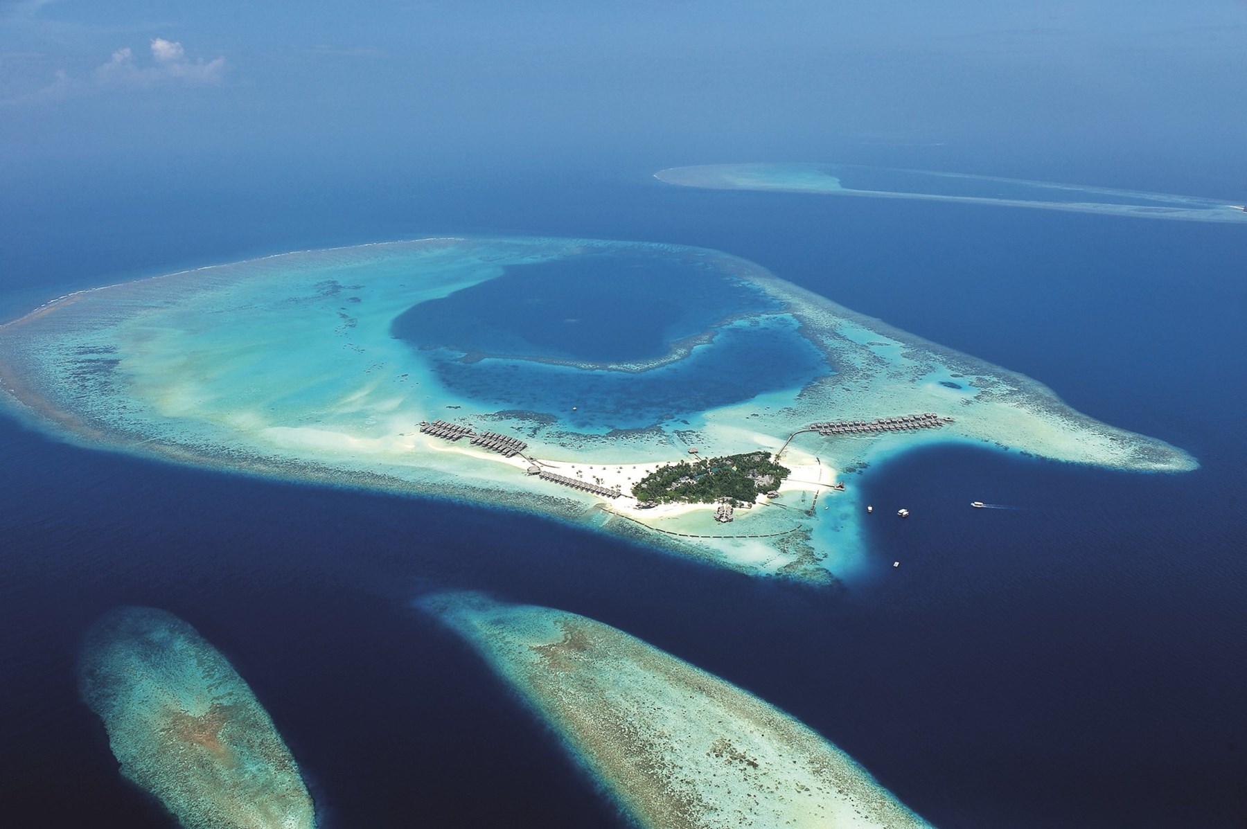 MALDIVES - Constance Moofushi ariel view