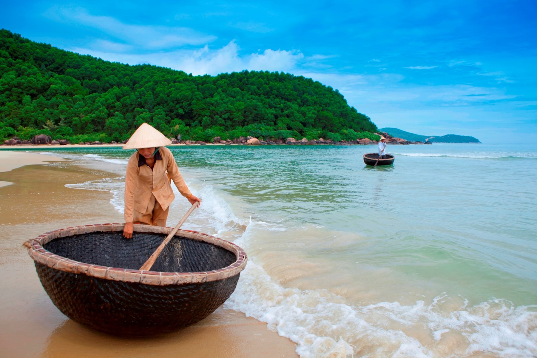 VIETNAM Lang Co Beach Resort Laguna Lang Fishing Village