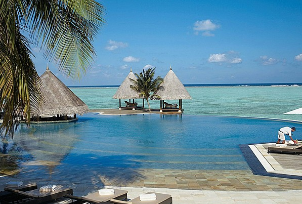 Four Seasons Kuda Huraa Maldives 1