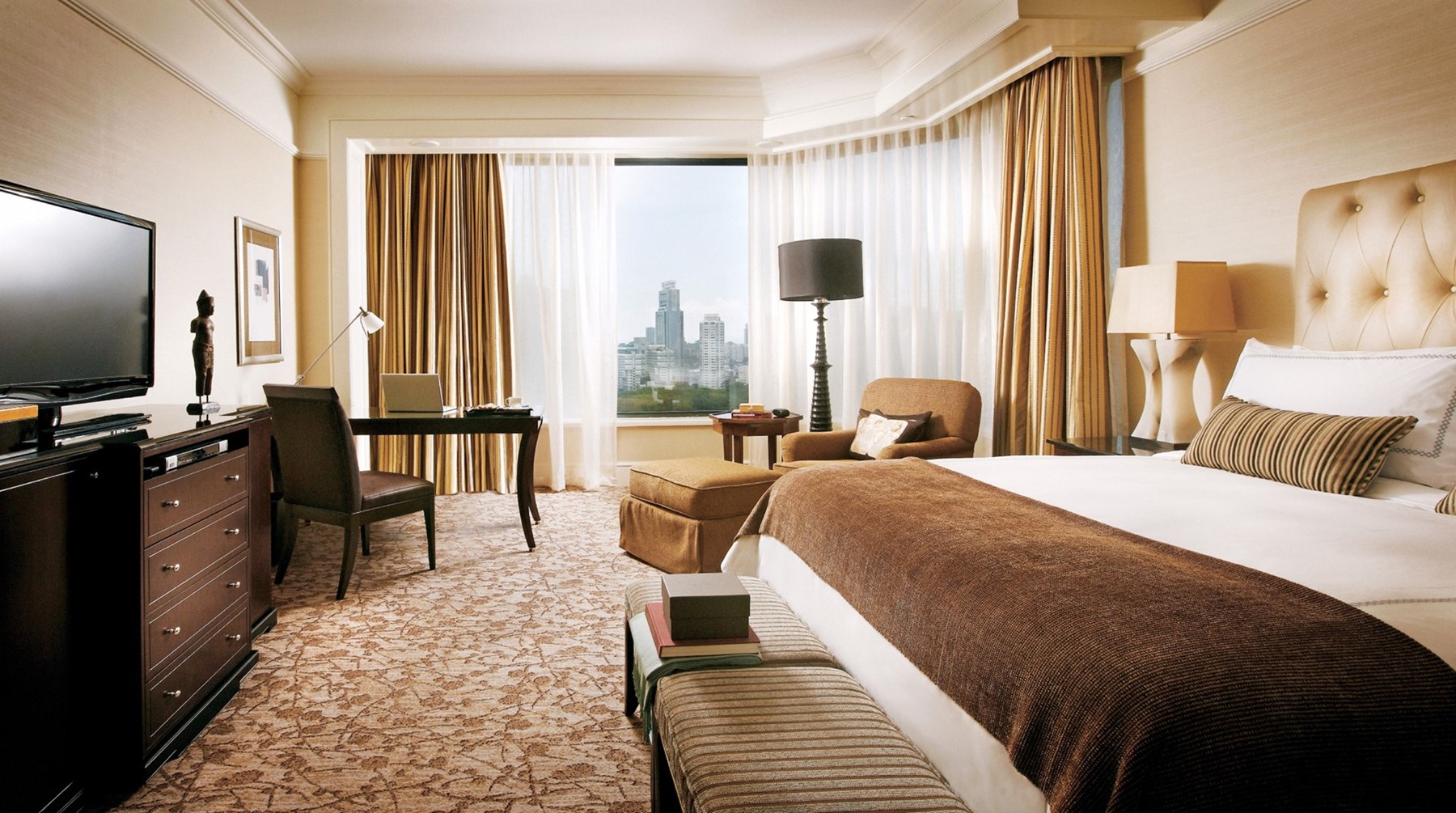 SINGAPORE Four Seasons Premier Room Without Model