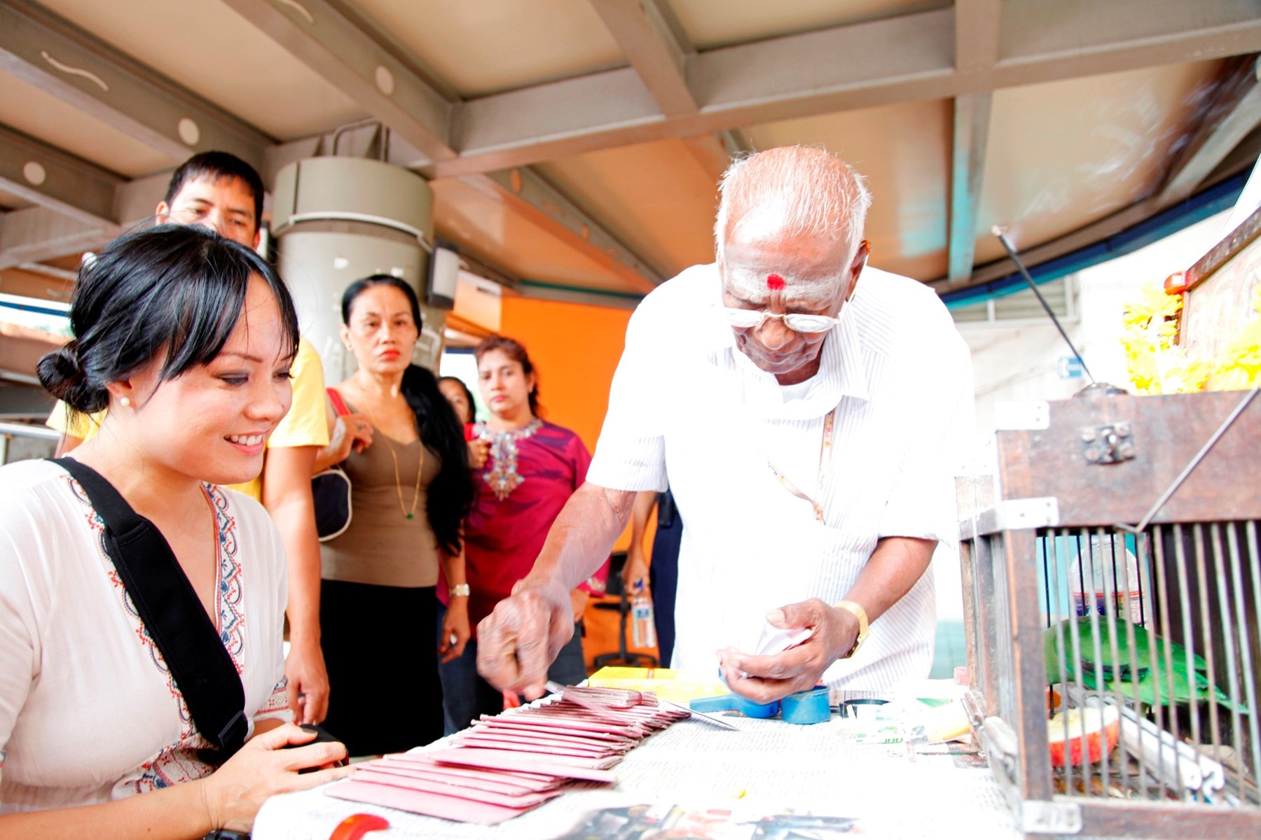 SINGAPORE Local Salesman In Singapore