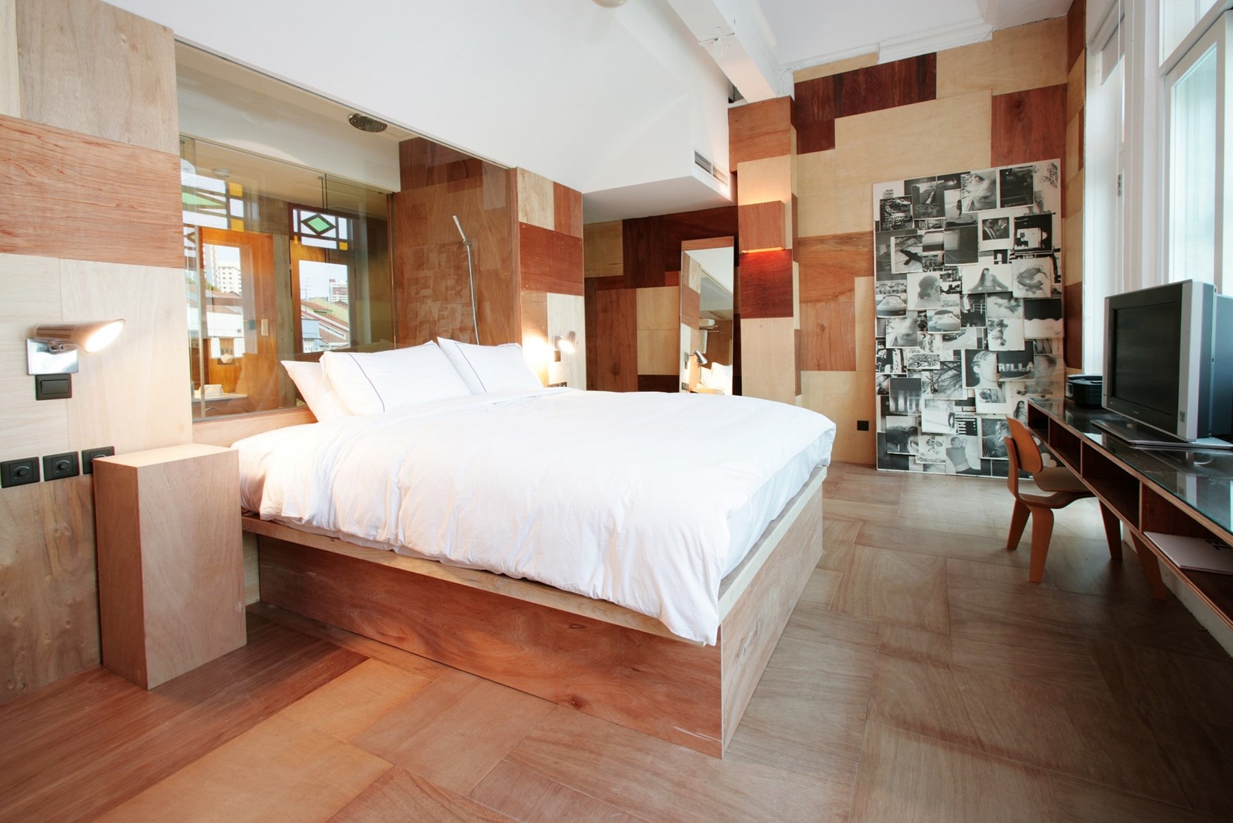 SINGAPORE New Majestic Hotel Singapore Lifestyle Room Work By Theseus Chan