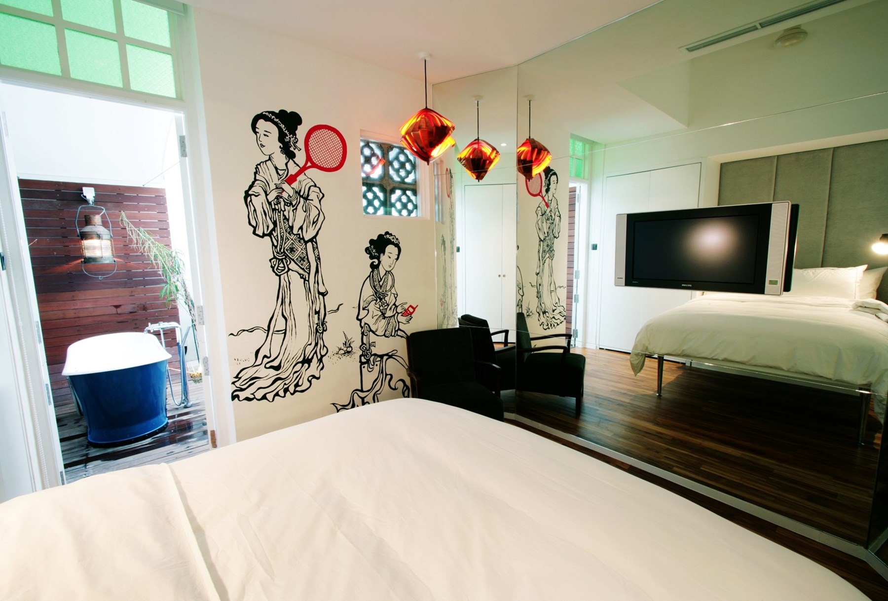 SINGAPORE New Majestic Hotel Singapore Premier Garden Room Oriental Girls Go West By Justin Lee