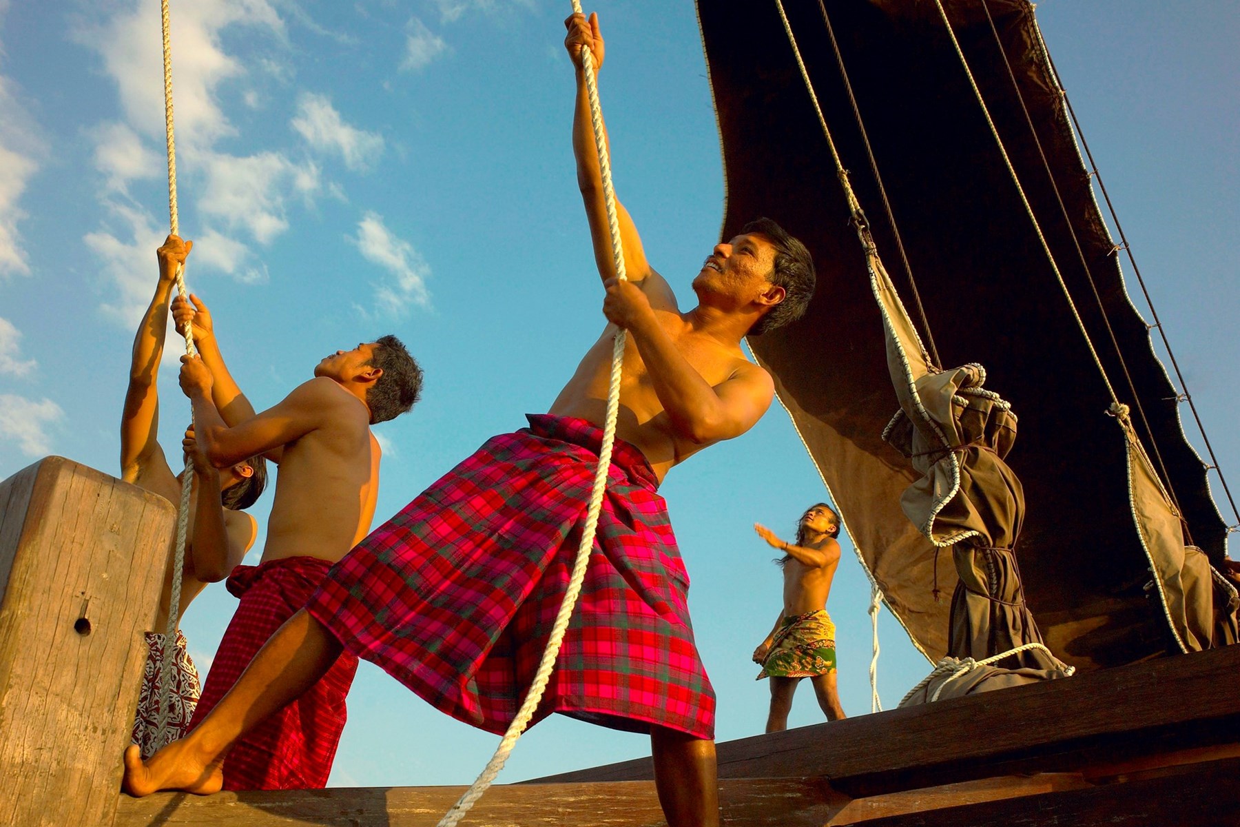 Silolona Sailing Boat Indonesia 12