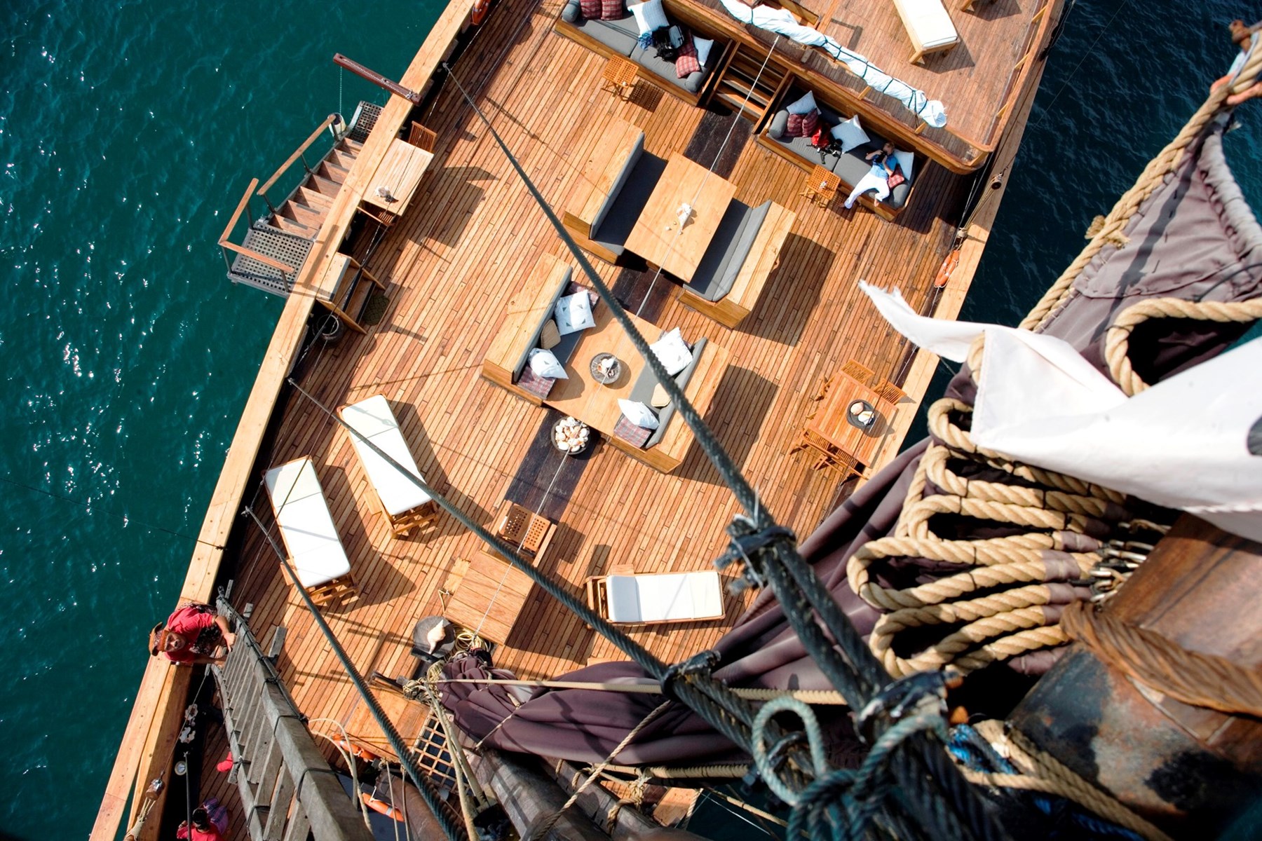 Silolona Sailing Boat Indonesia 18