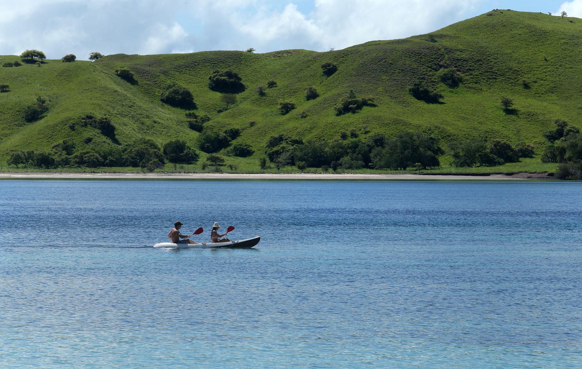 Alila Purnama Luxury Sailing Indonesia 8 