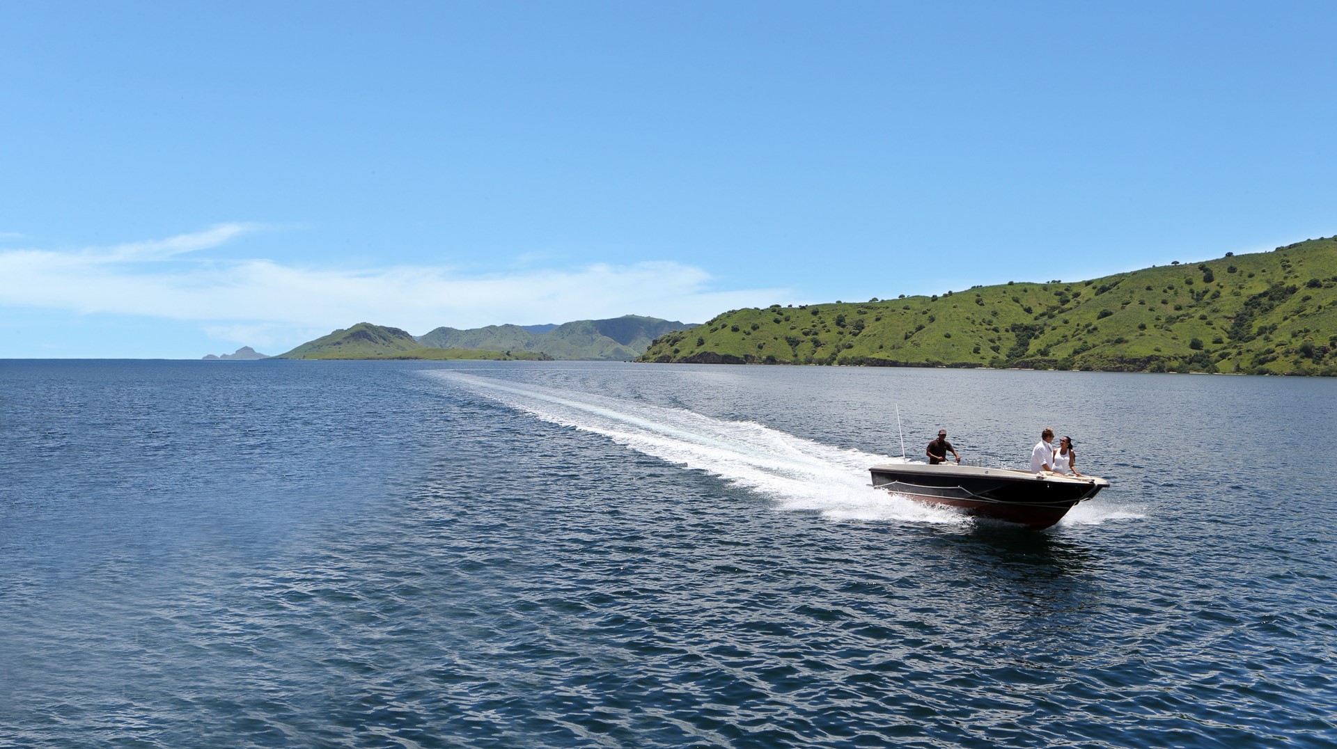 Alila Purnama Luxury Sailing Indonesia 3 