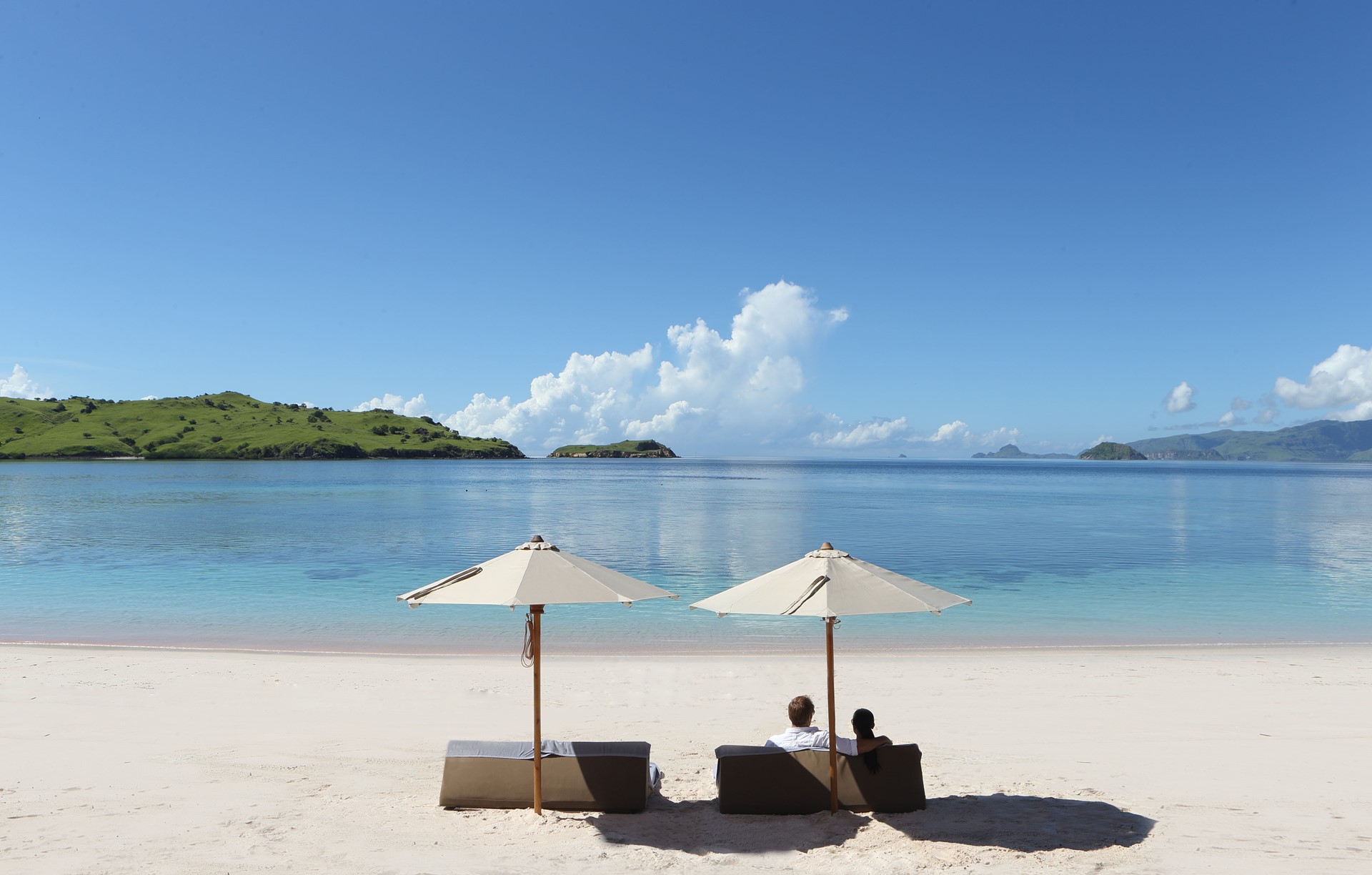 Alila Purnama Luxury Sailing Indonesia 4 