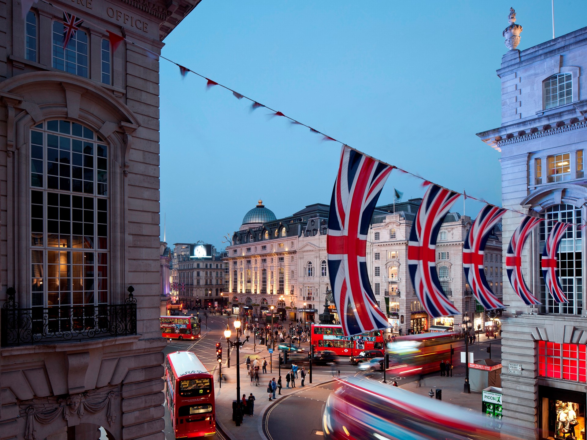 Luxury Christmas In London UK 5