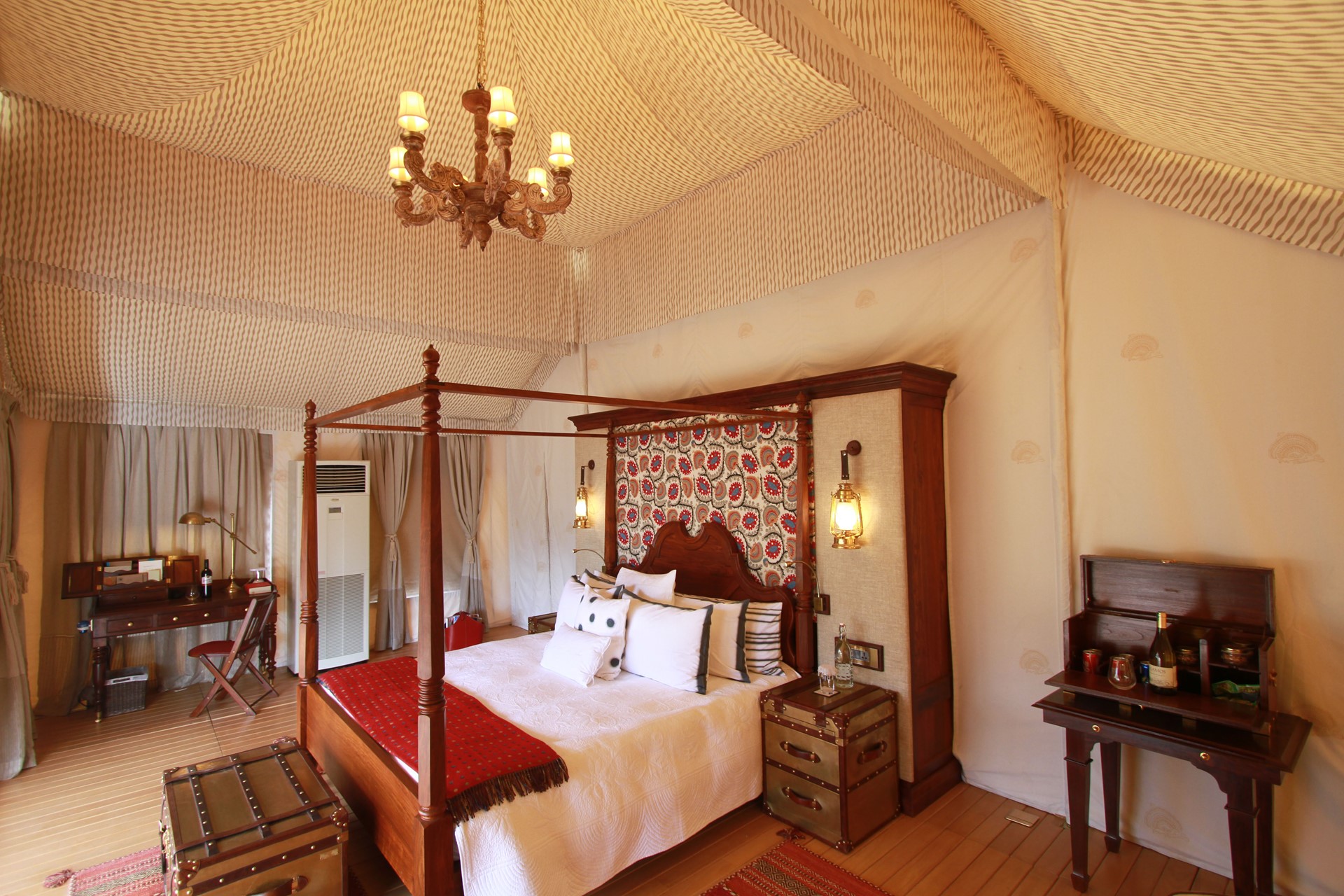 The Ultimate Travelling Camp North India White Tent 001