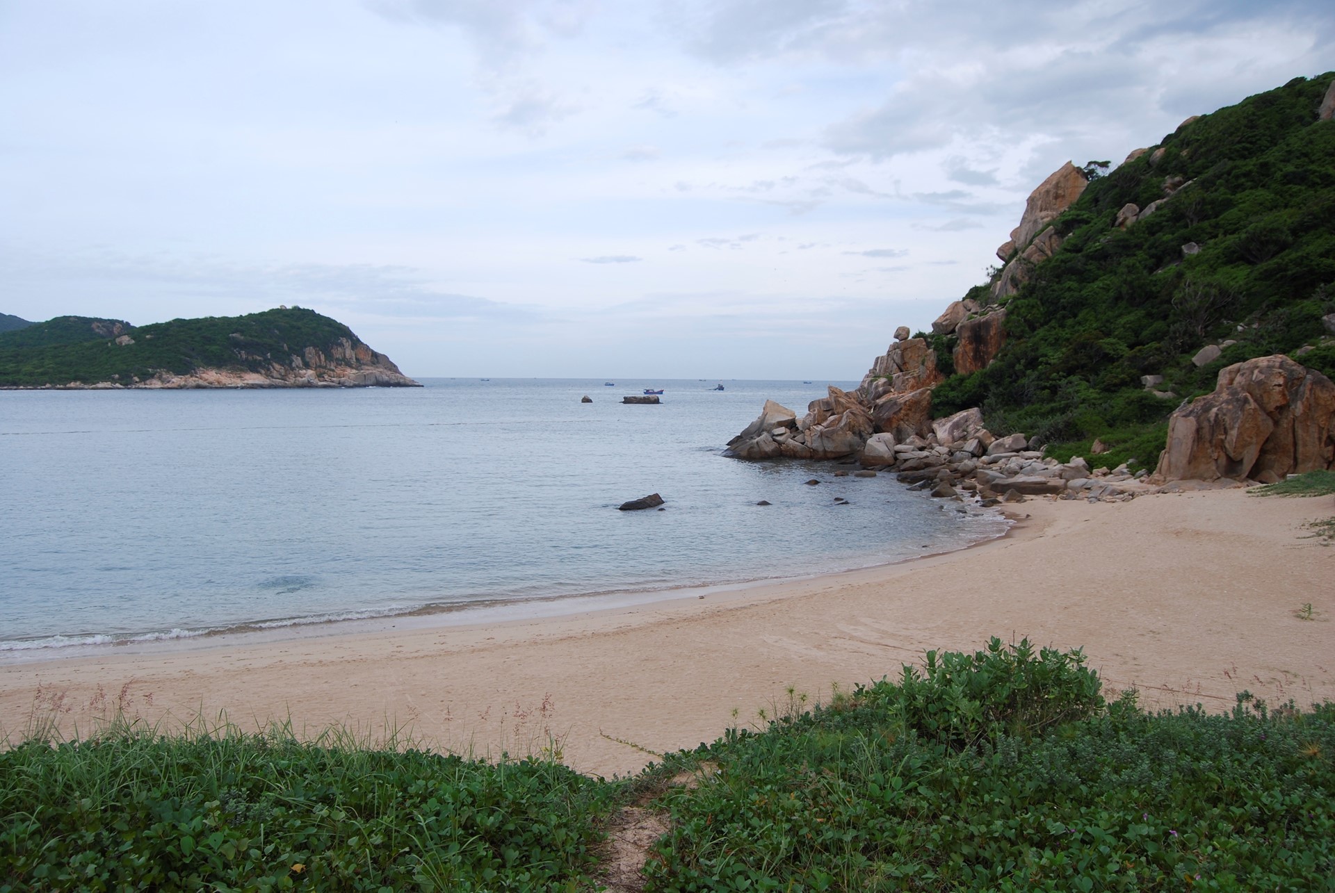 Vinh Hy Bay VIETNAM 2 