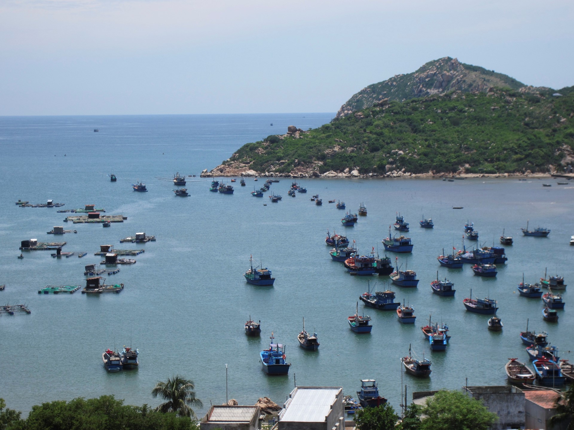 Vinh Hy Bay VIETNAM 4 