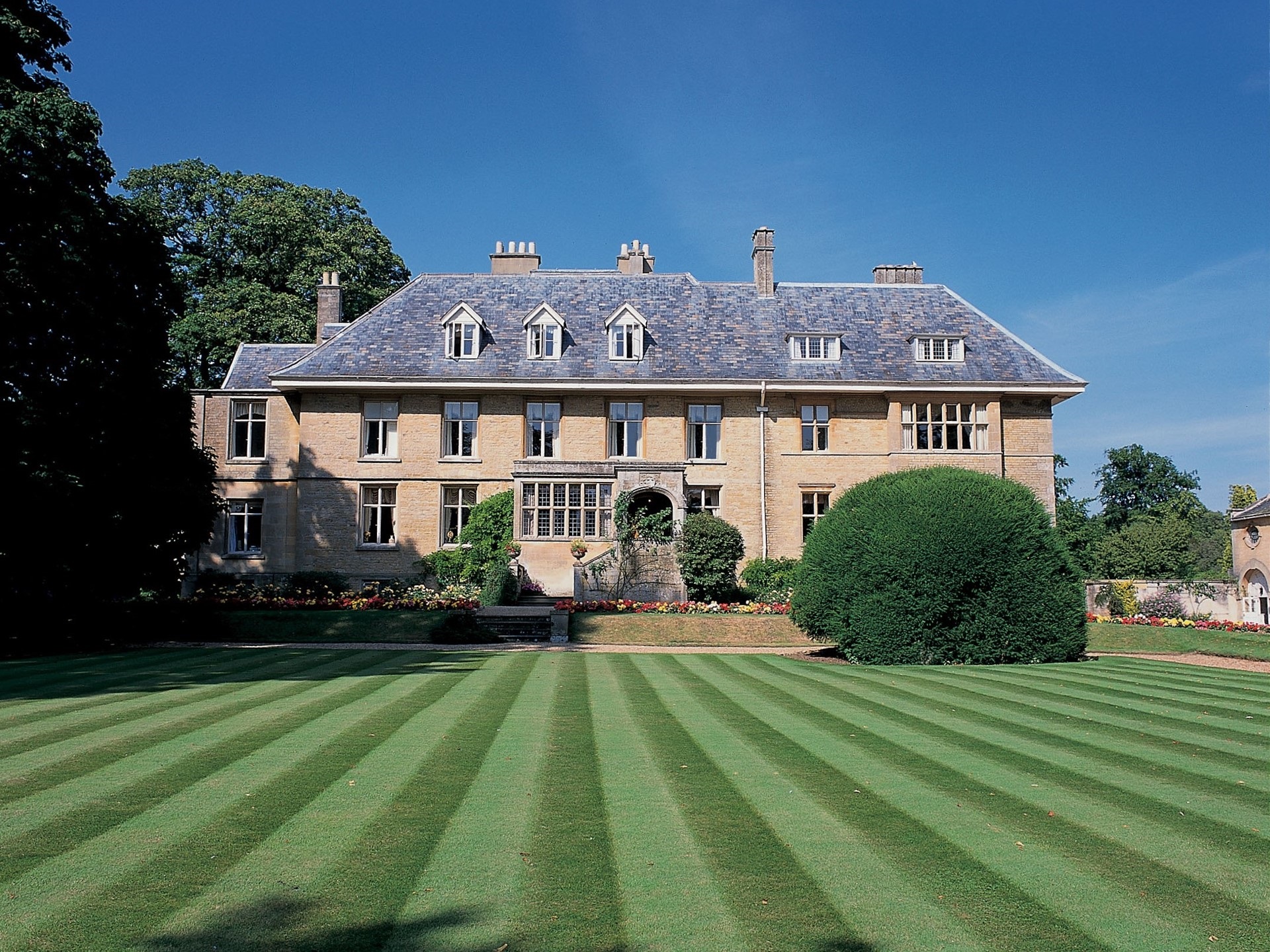 Stay at Lower Slaughter Manor in The Cotswolds, guide Ampersand Travel