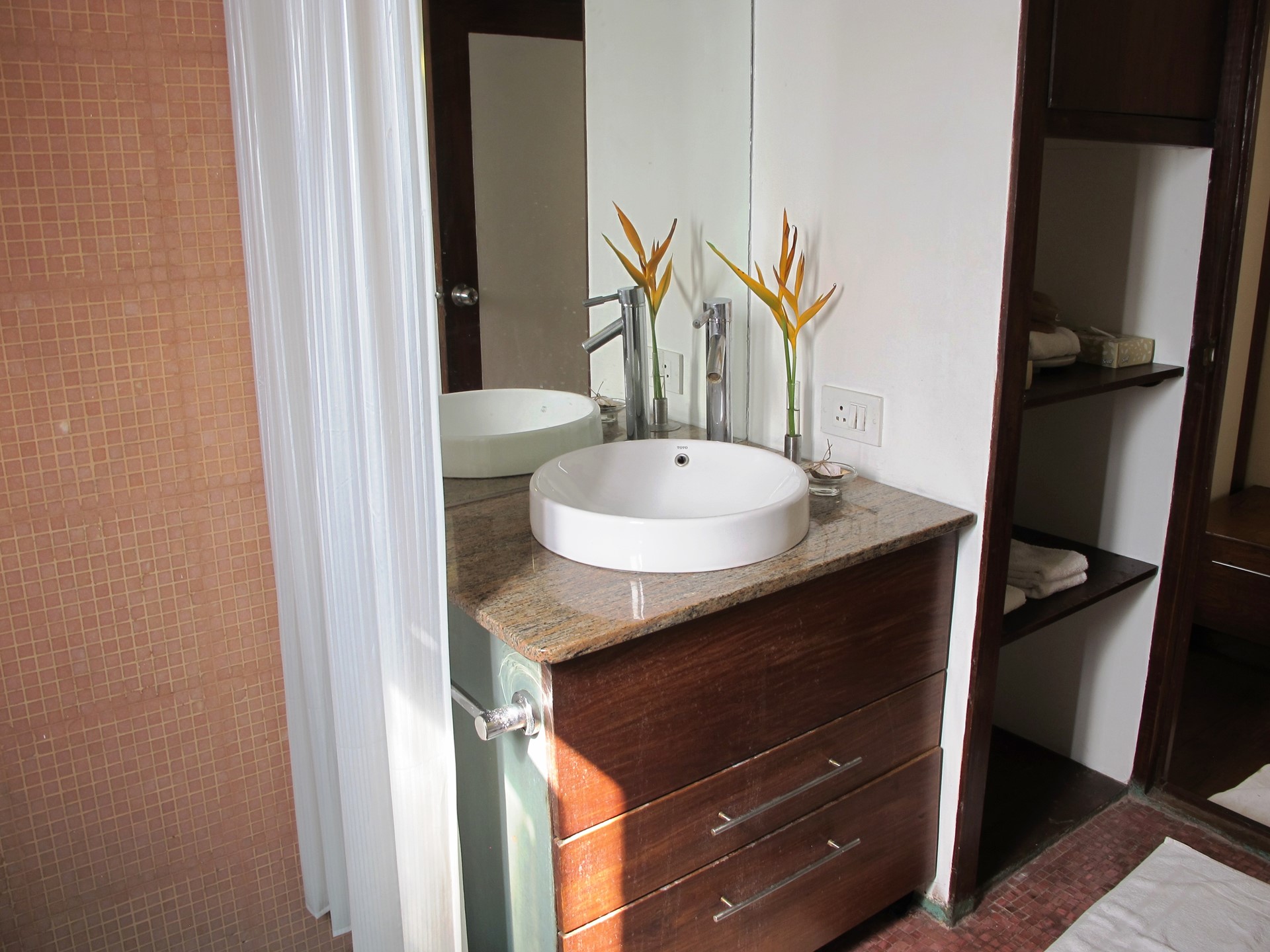 Discovery Houseboat Backwaters Kerala South India 12 