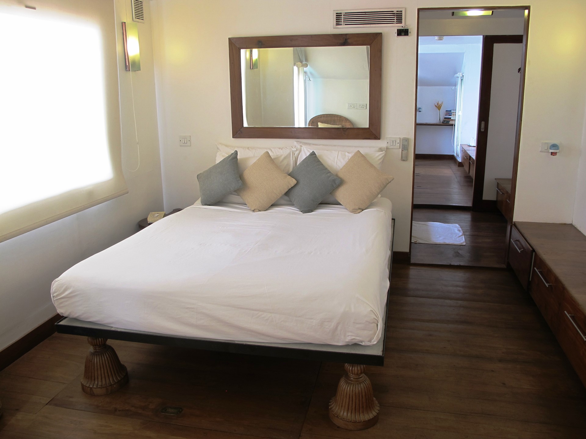 Discovery Houseboat Backwaters Kerala South India 15 