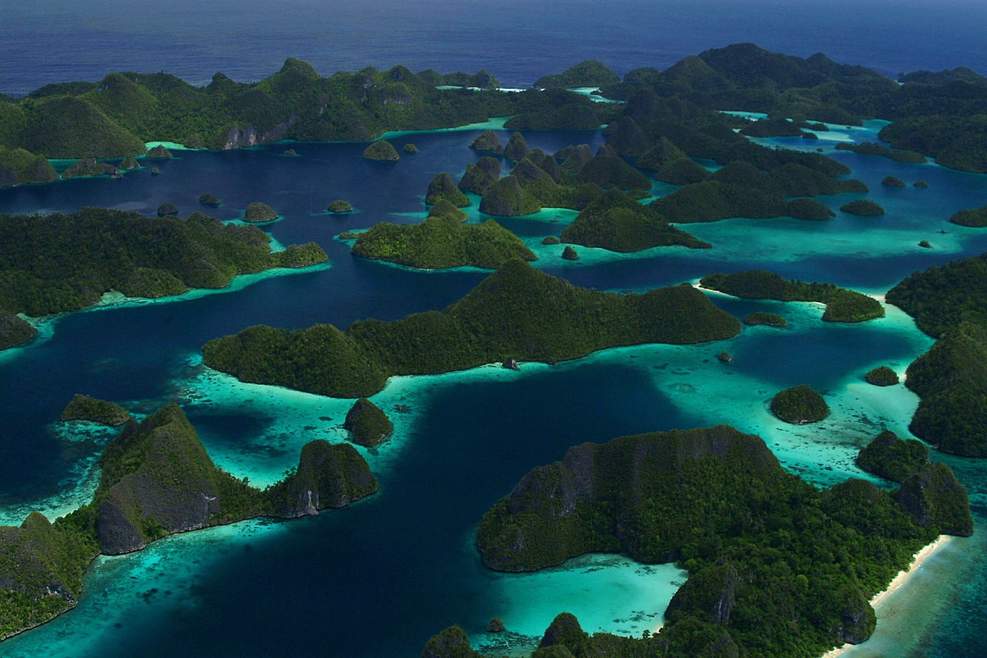 INDONESIA Raja Ampat Beach