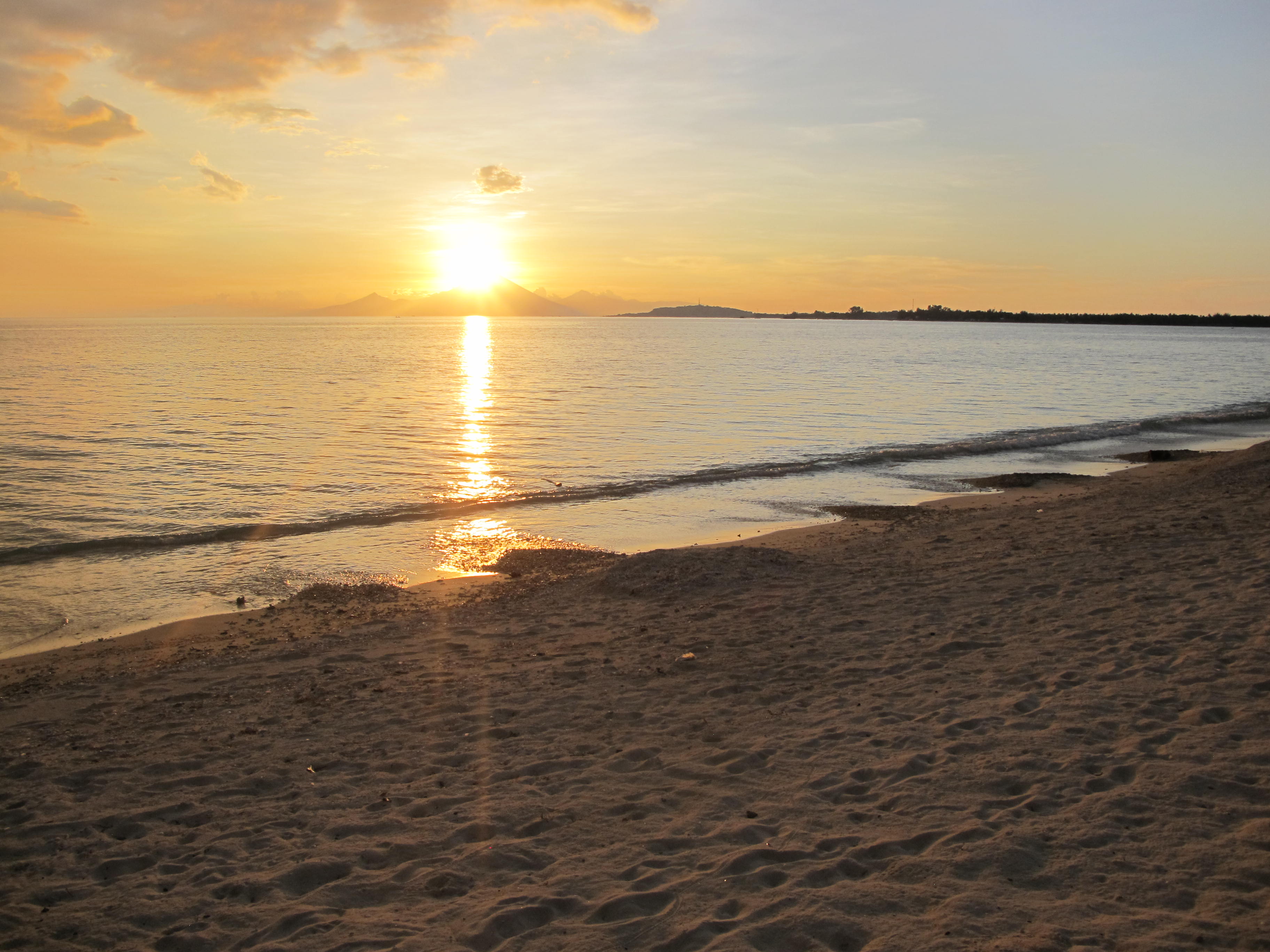 Sira Beach House Lombok Indonesia 6  (1)