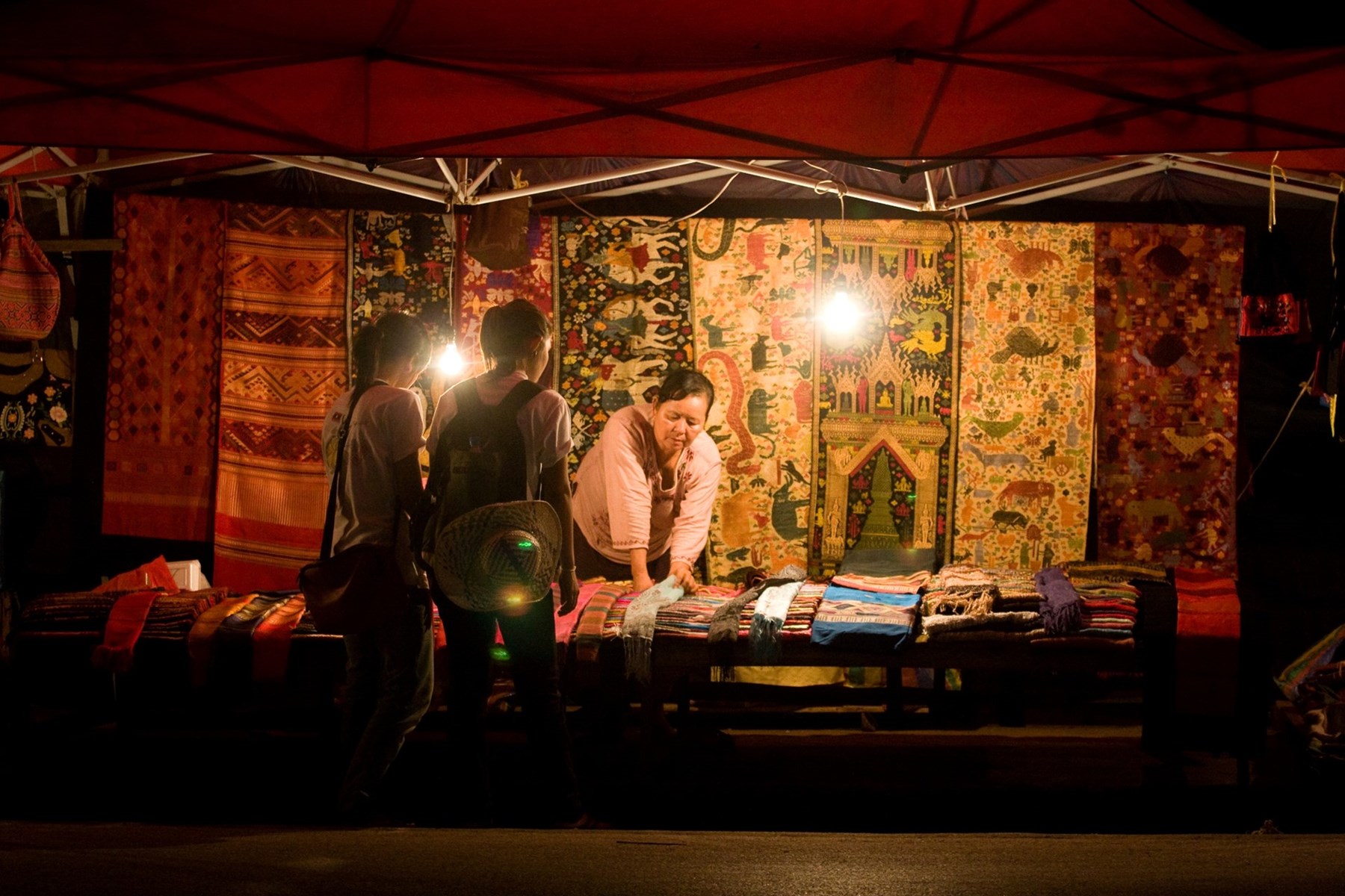 LAOS Villa Maly Nightmarket