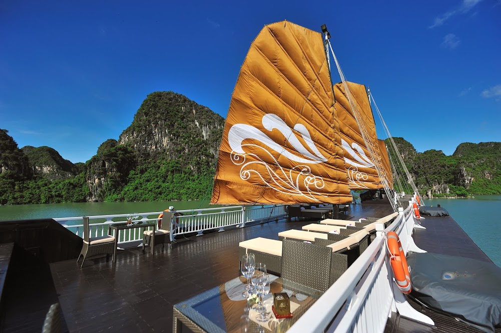 Paradise Peak Halong Bay Vietnam Boat Cruise 36 