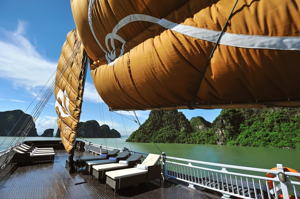 Paradise Peak Halong Bay Vietnam Boat Cruise 38 