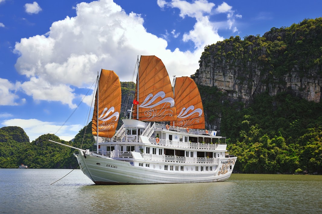 Paradise Peak Halong Bay Vietnam Boat Cruise 1 
