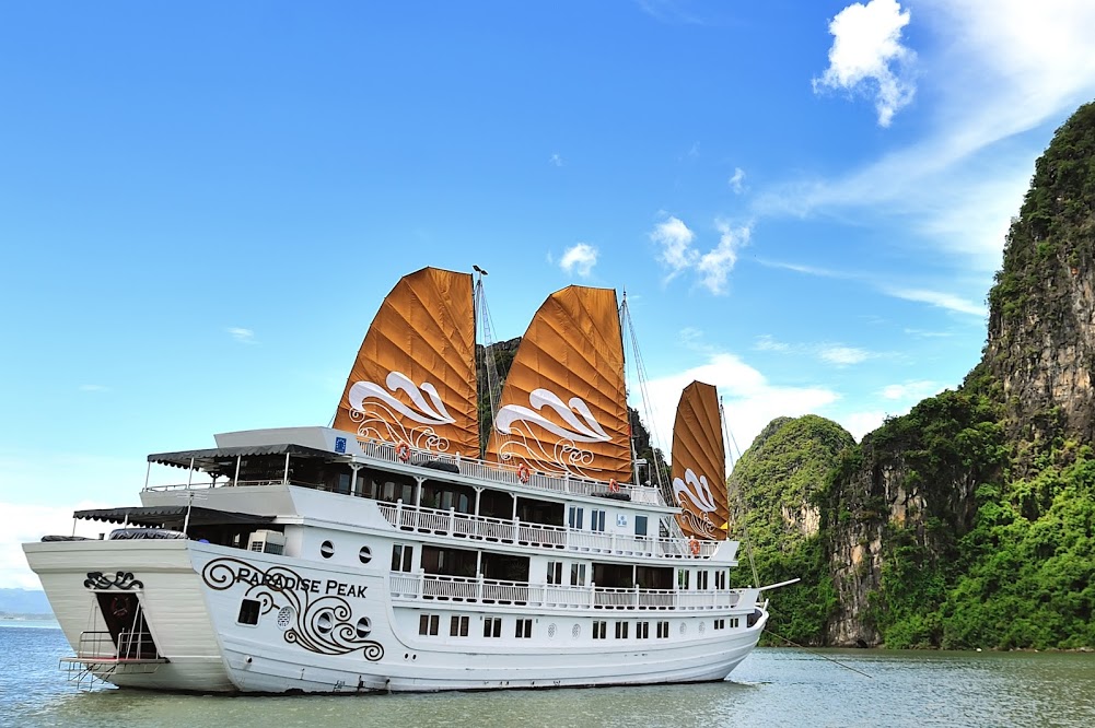 Paradise Peak Halong Bay Vietnam Boat Cruise 3 