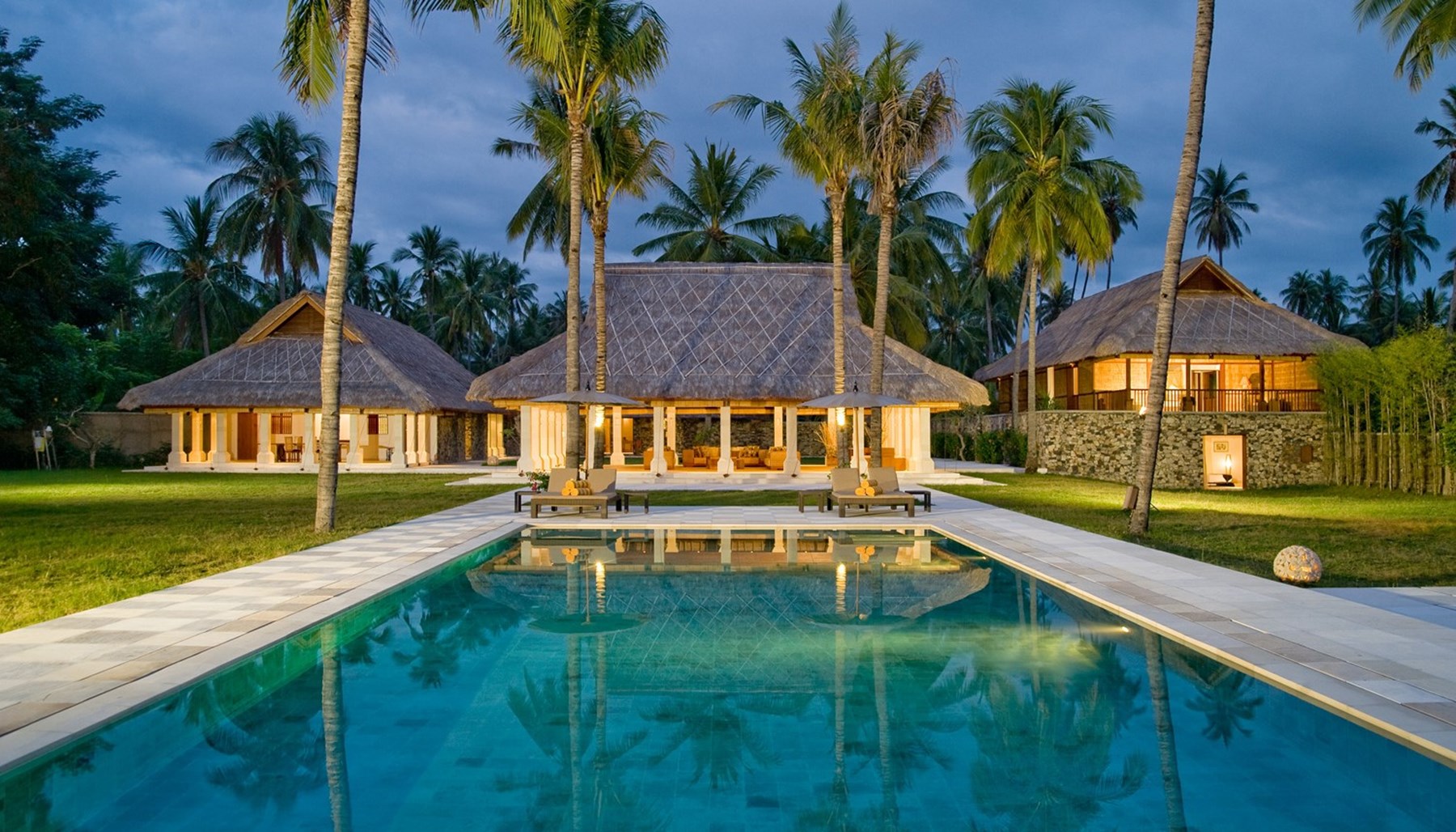 INDONESIA - Sepoi Sepoi View From Pool Bale Back To The Villa