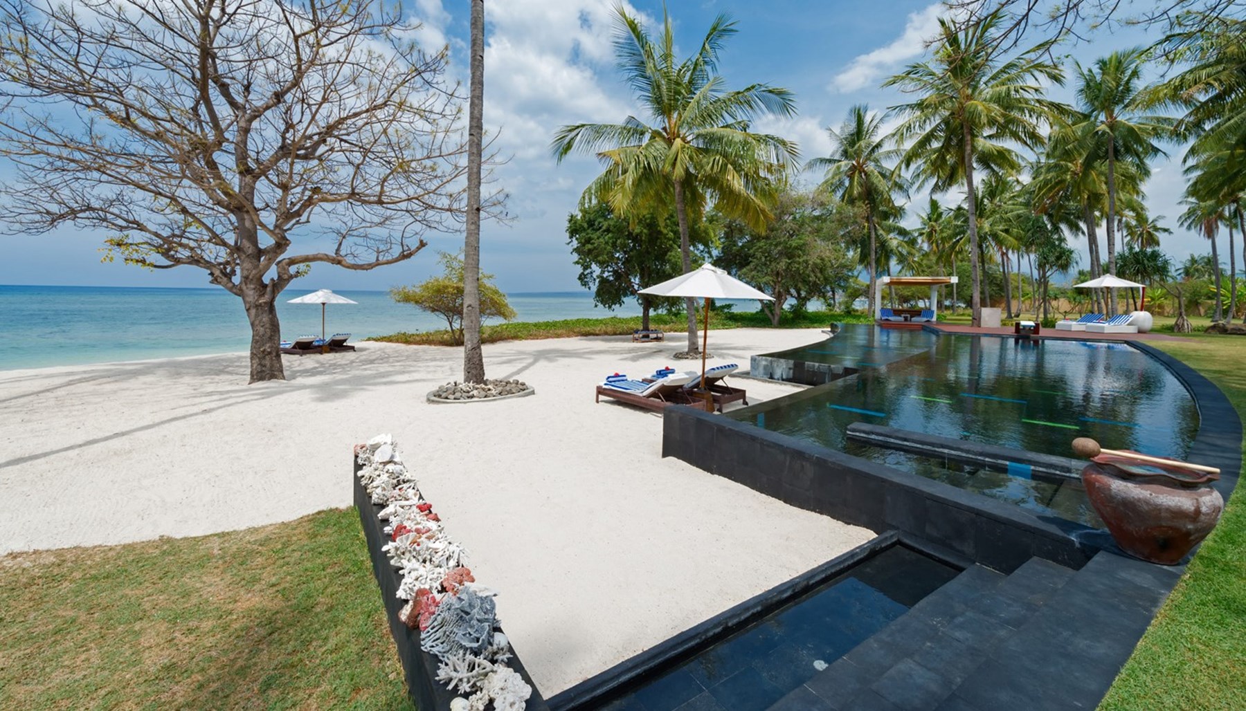 INDONESIA - Villa Sapi Pool And Beach View