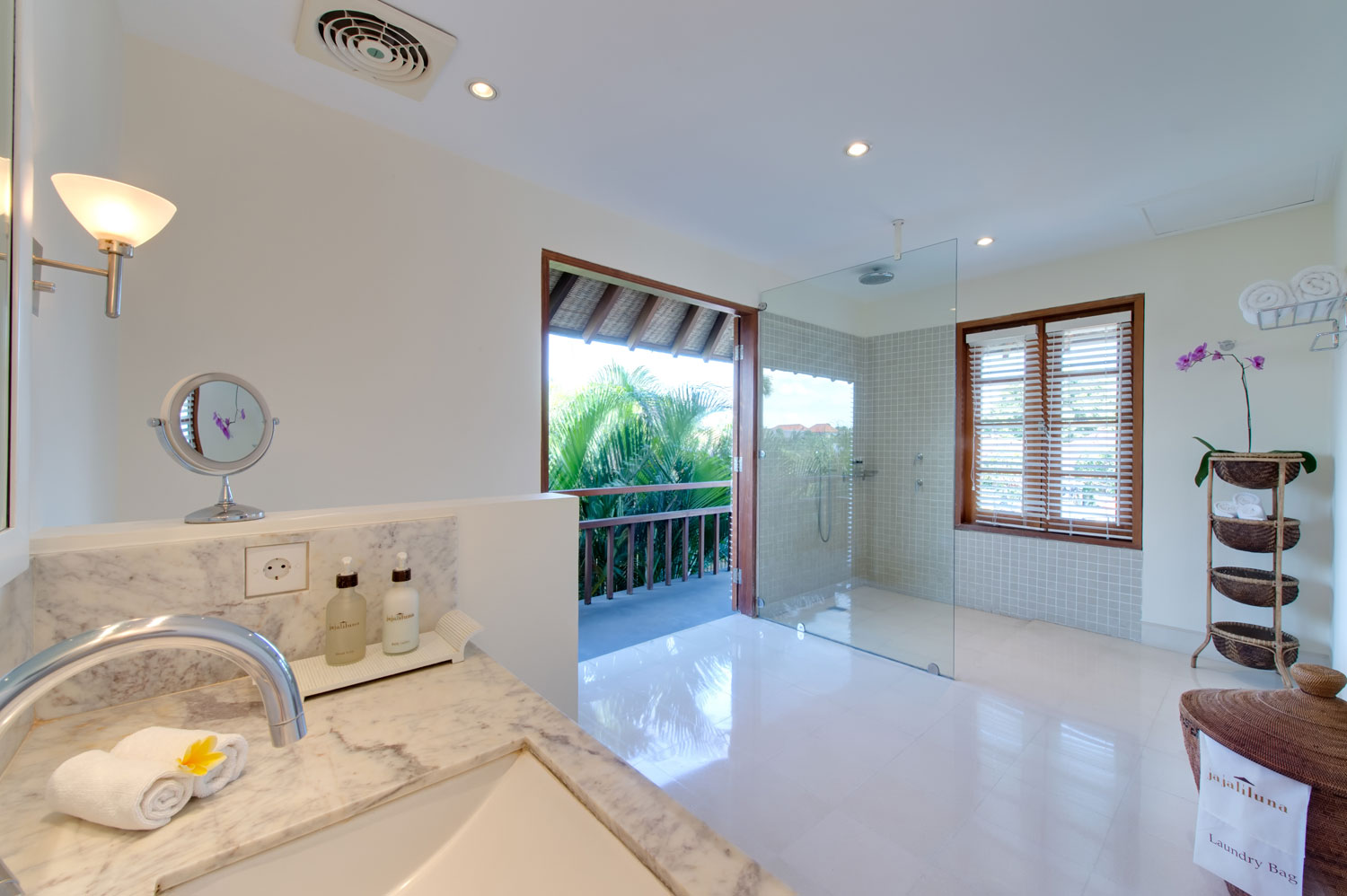 Jajaliluna Bali Indonesia 28 