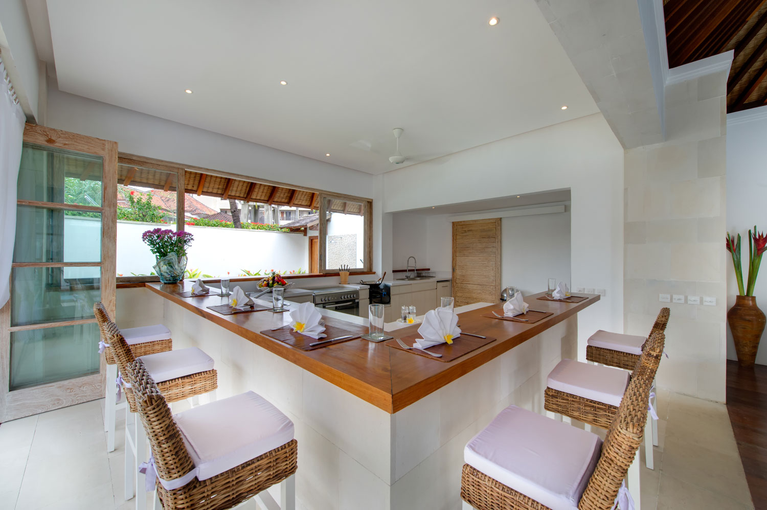 Jajaliluna Bali Indonesia 12 