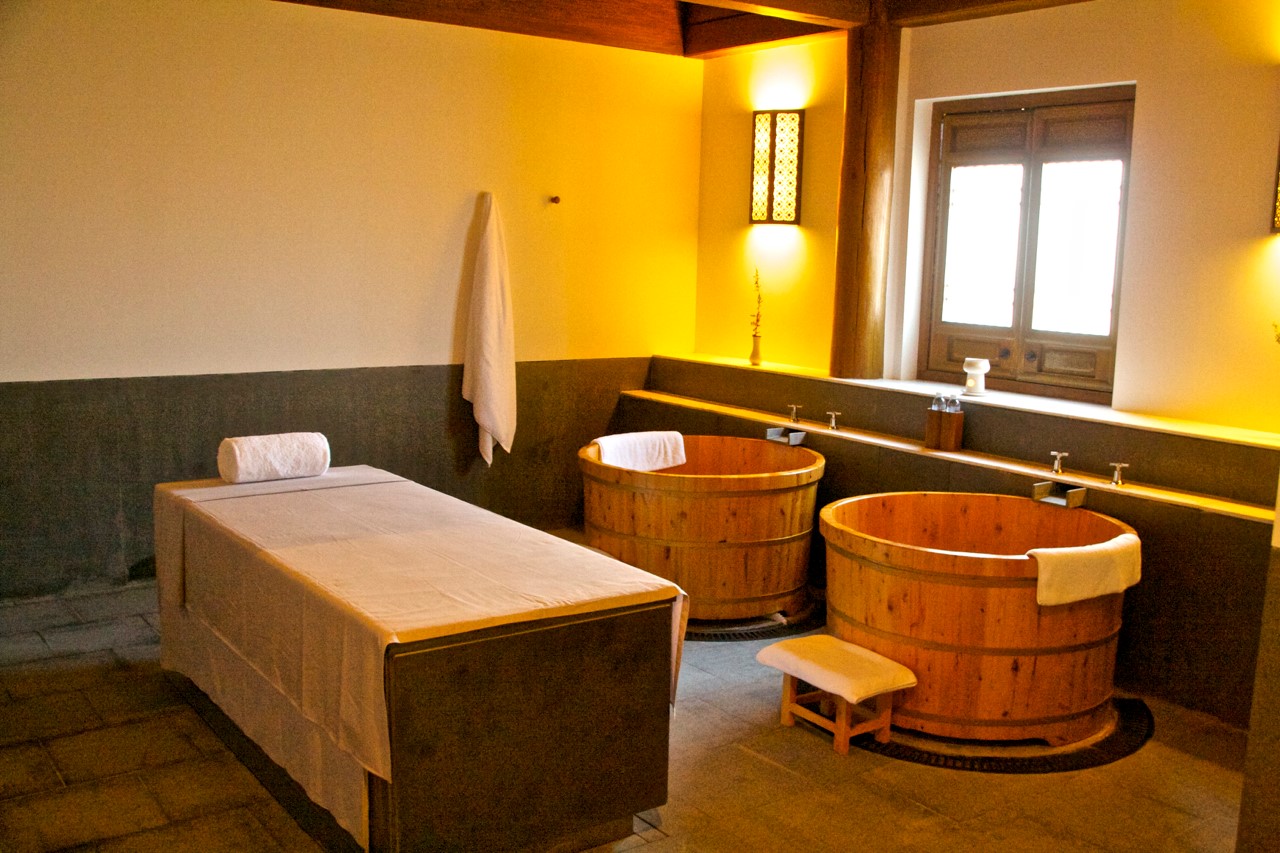 Amandayan Lijiang China Charlie FAM 9 