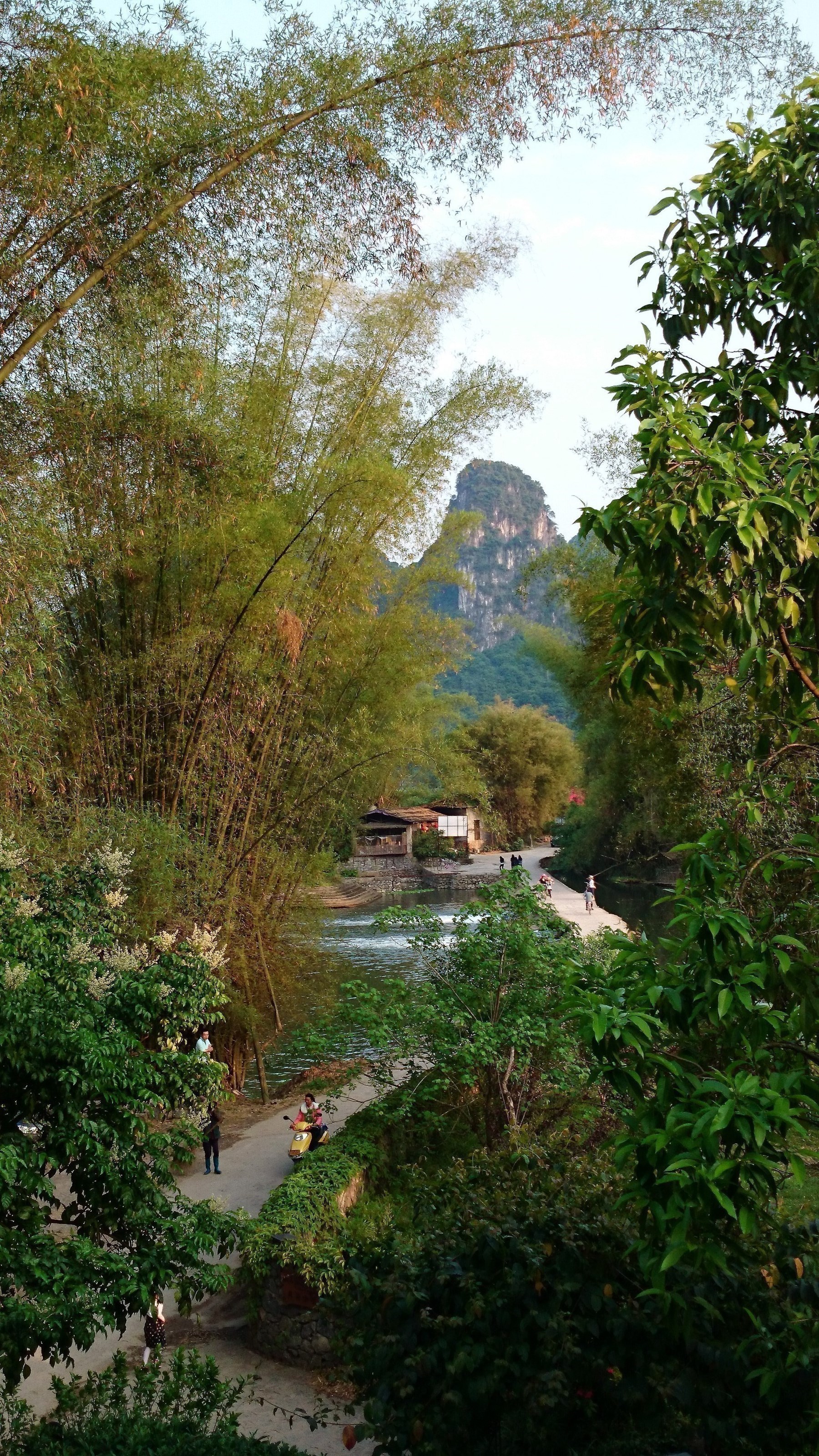 Mr Mrs Beechey China April 2015 3