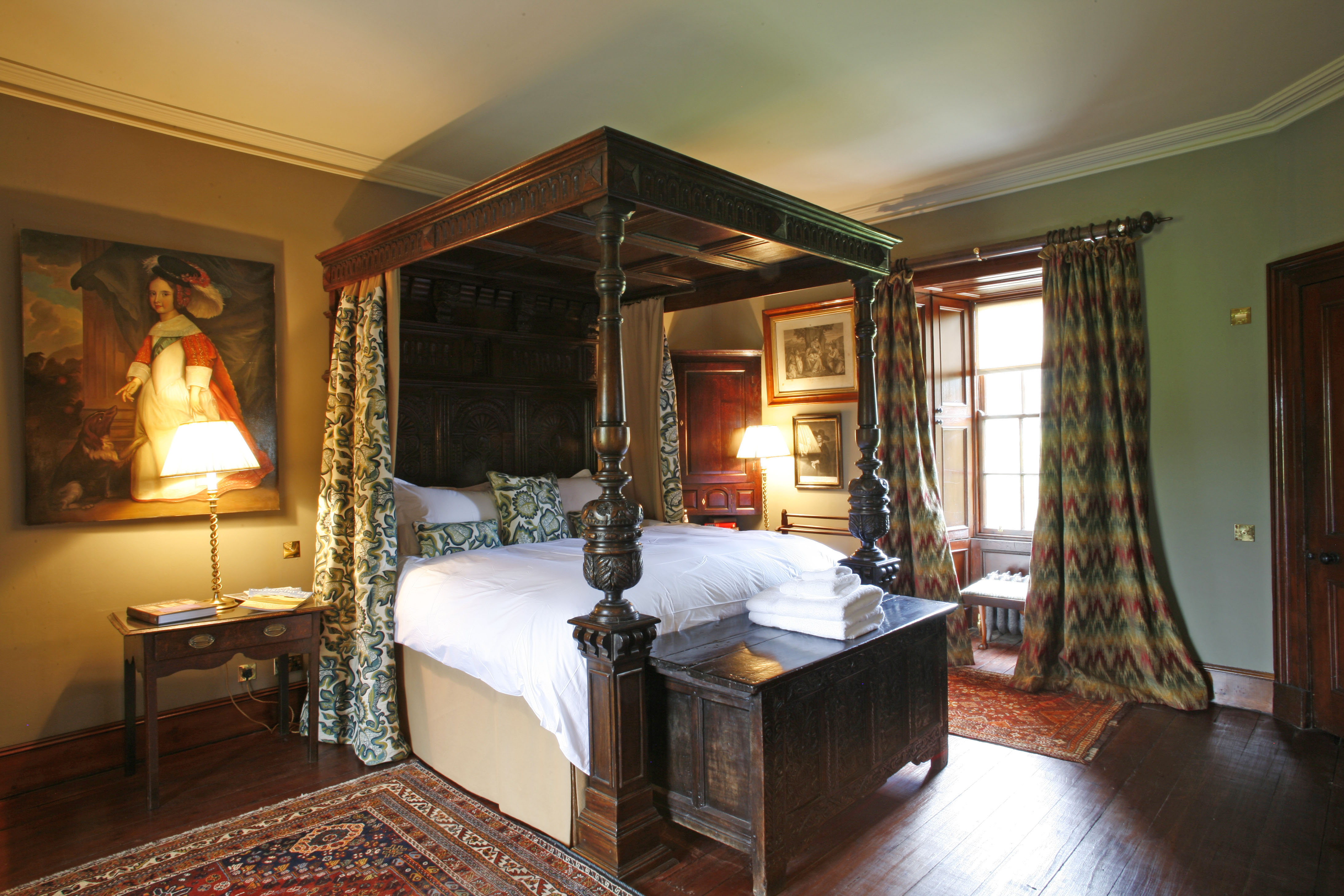 Aldourie Castle Loch Ness Scotland UK 10  (1)