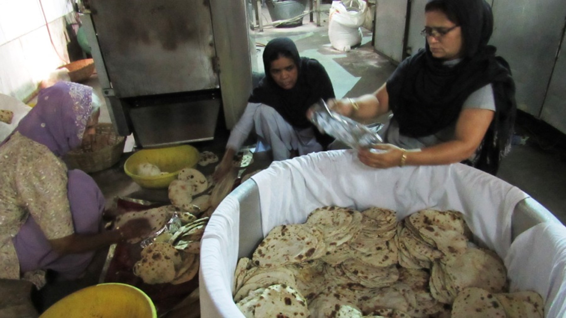 Mrmrs Porter North India 16 