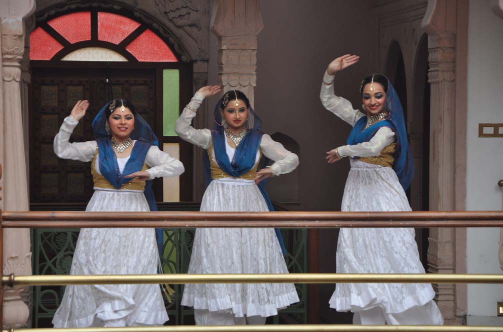 Haveli Dharampura Delhi North India 15