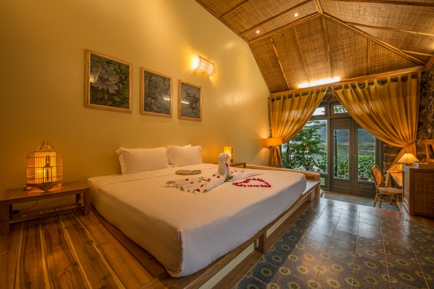 Tam Coc Garden Ninh Binh Vietnam 24