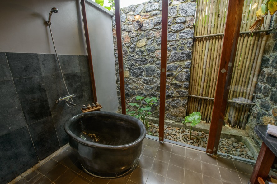 Tam Coc Garden Ninh Binh Vietnam 5