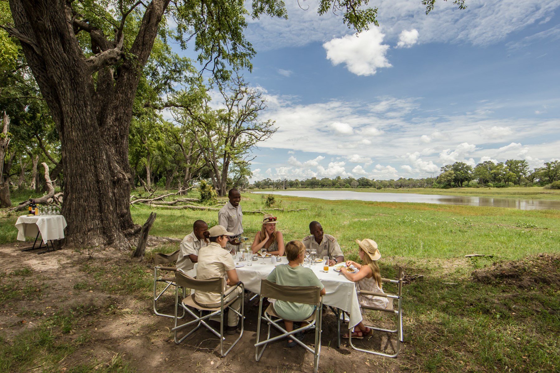 Botswana Camp Moremi Bushbrunch 0989