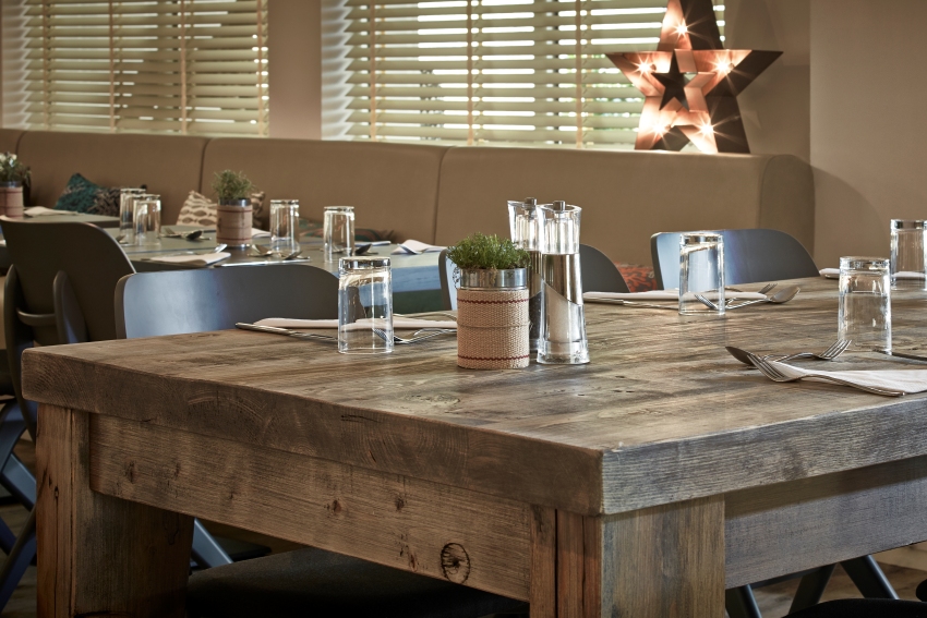 The Fish The Cotswolds Uk 8