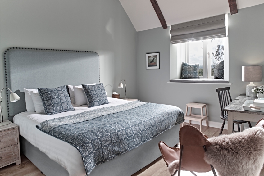 The Fish The Cotswolds Uk 13