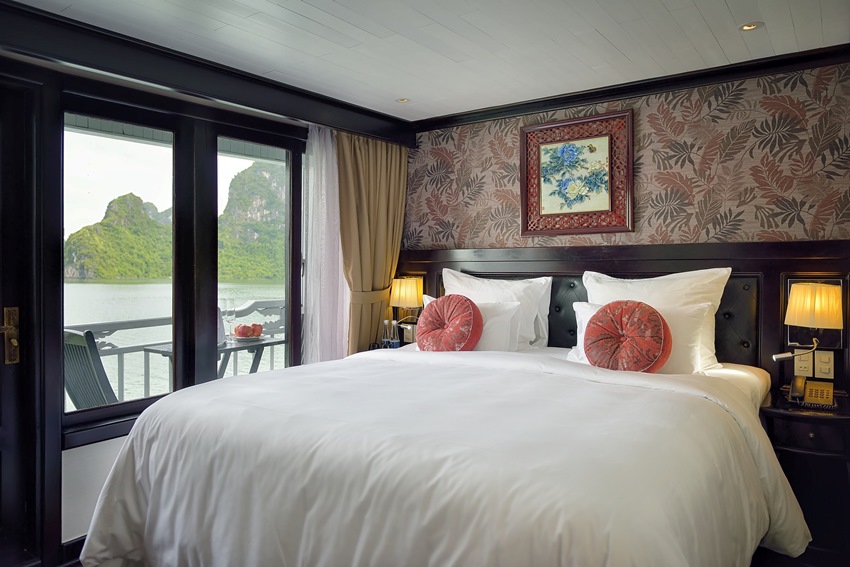 Paradise Luxury Halong Bay Vietnam 1