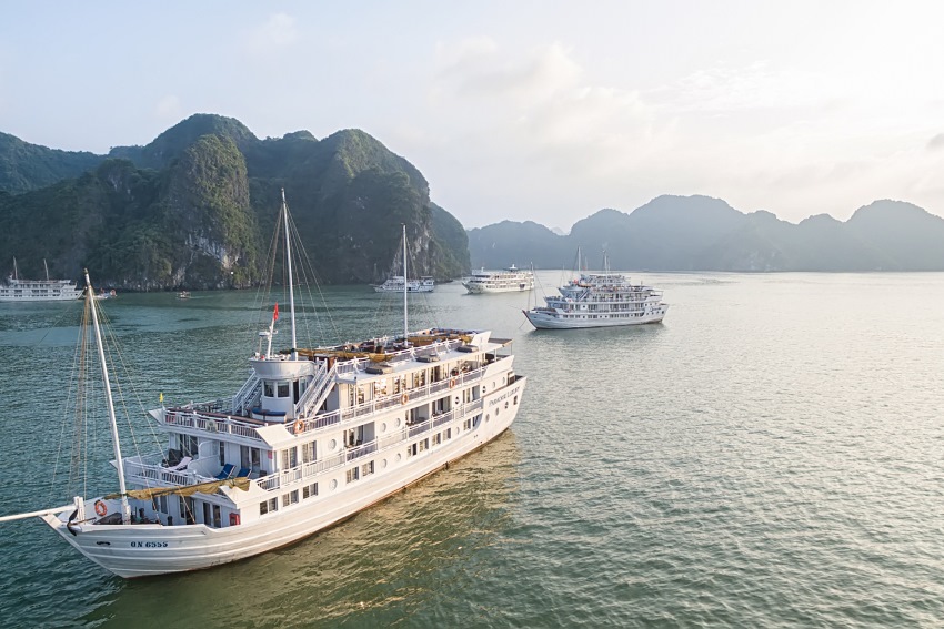 Paradise Luxury Halong Bay Vietnam 3