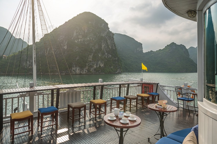 Paradise Luxury Halong Bay Vietnam 7