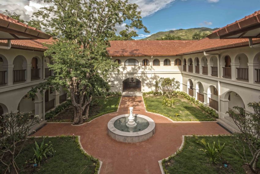 Sanctum Inle Resort. Inle Lake, Burma (5).jpg