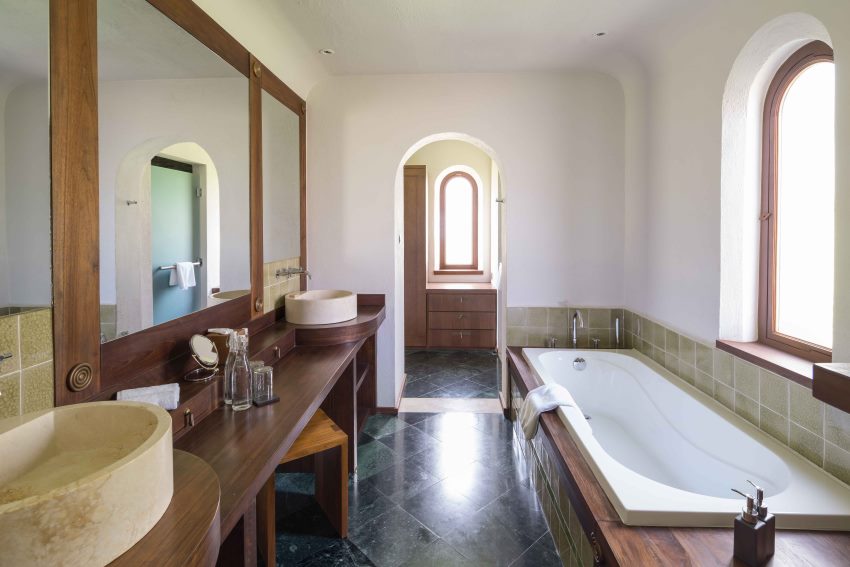 Sanctum Inle Resort. Inle Lake, Burma (11).jpg