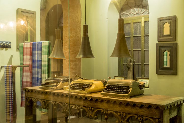 Calcutta Bungalow, Calcutta, North India (5).jpg